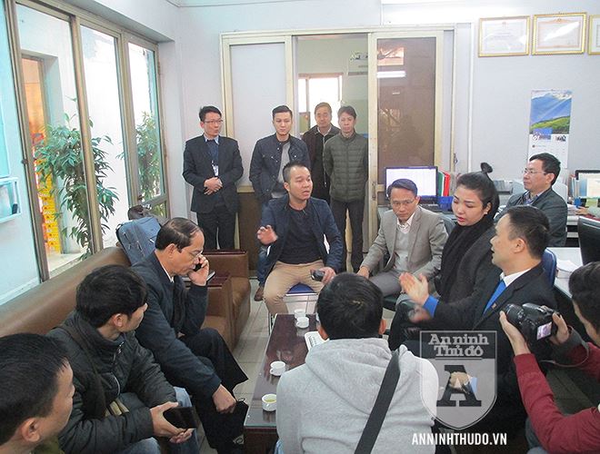 Toàn cảnh cuộc thực nghiệm đổ xăng giữa Petrolimex và lái xe ôtô khiếu nại